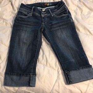 Women’s size 5 capris